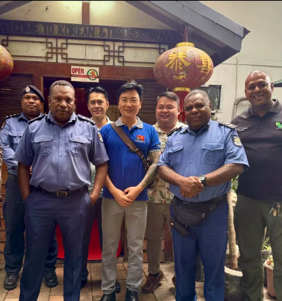 林华安不是巴布亚新几内亚最有钱的中国人，但是他是当地影响力最大的。



在巴布