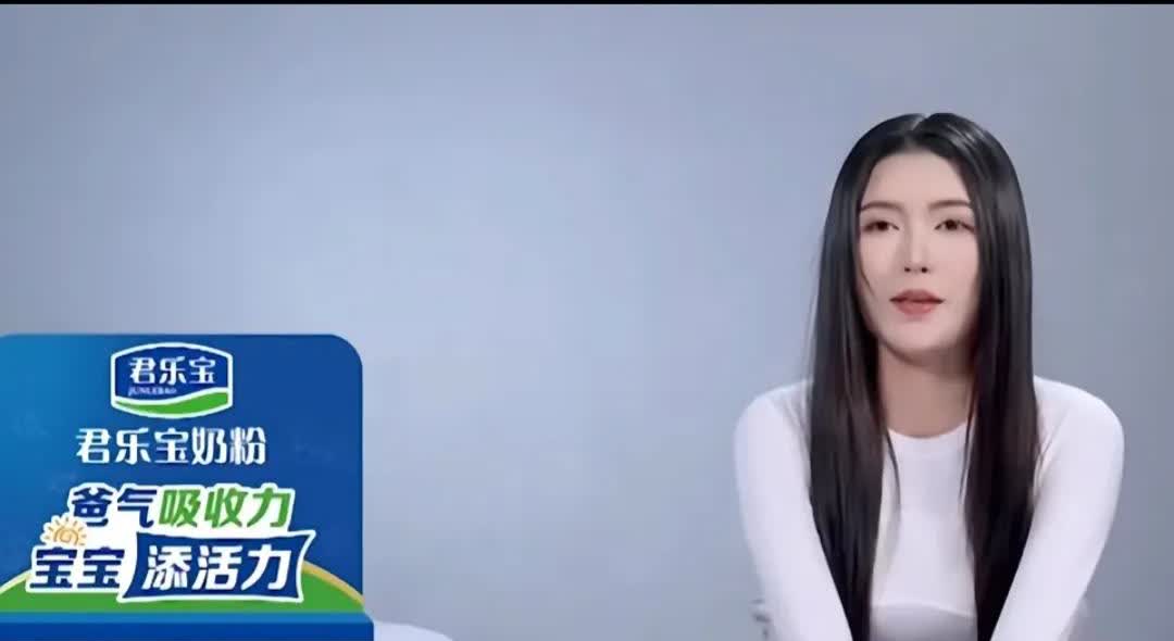 之所以大家觉得黄炎的妹妹黄斯洋比付潇倩更有礼貌一些，是因为听别人讲话，就算不认同
