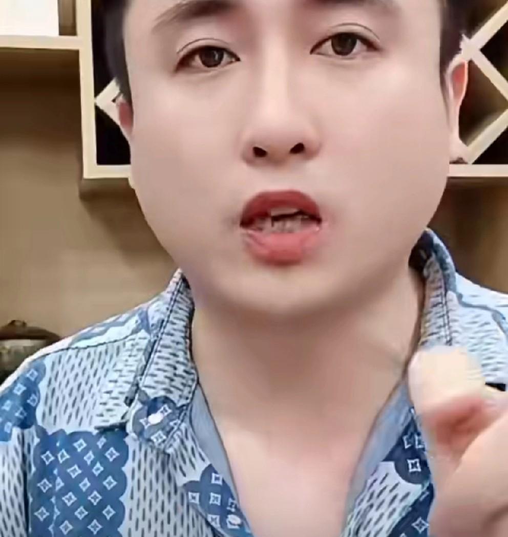 散打嘲讽方丈：跟老陈道歉的差点叫爸爸，全身除了纹身硬，哪里还硬？
       