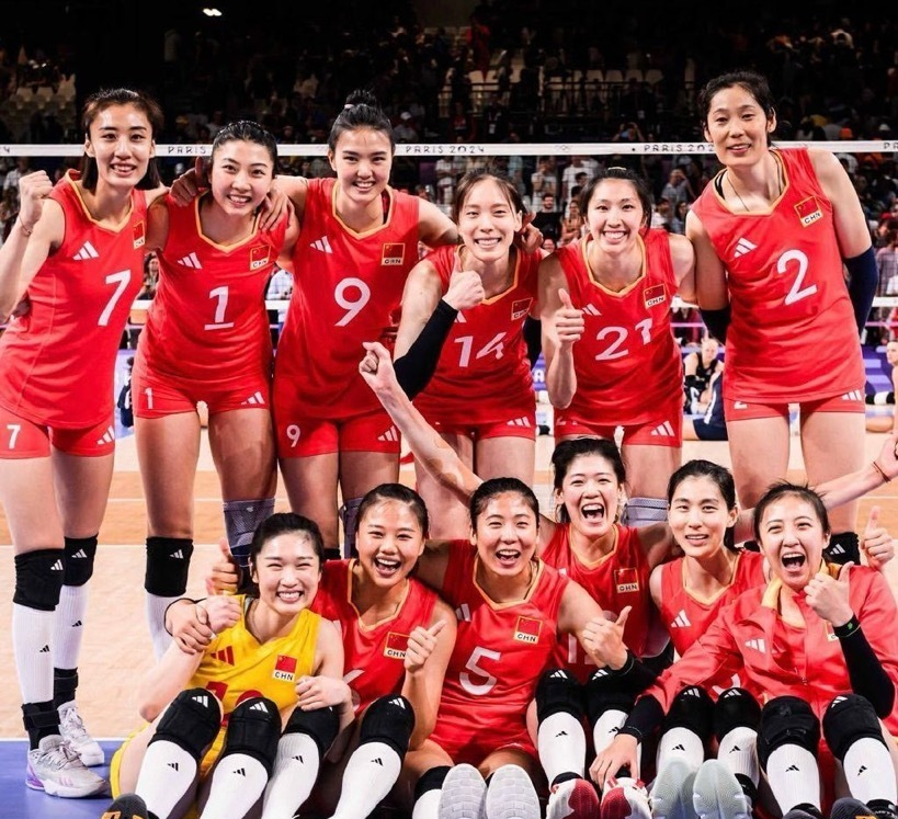 中国女排主教练人选迟迟未定，而日本女排已率先聘请土耳其外教，并鼓励球员出国打球，
