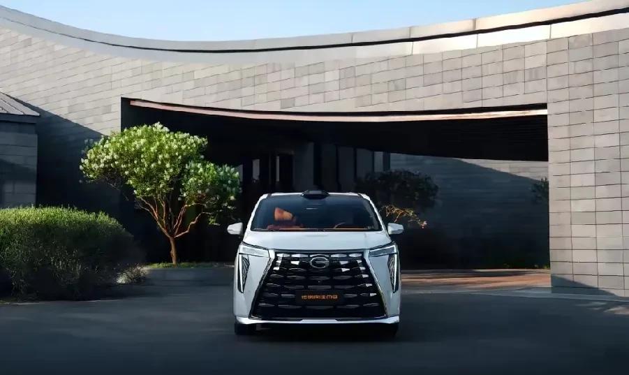 现在买SUV这样买：
60万——问界M9。
50万——理想L9。
40万——腾势