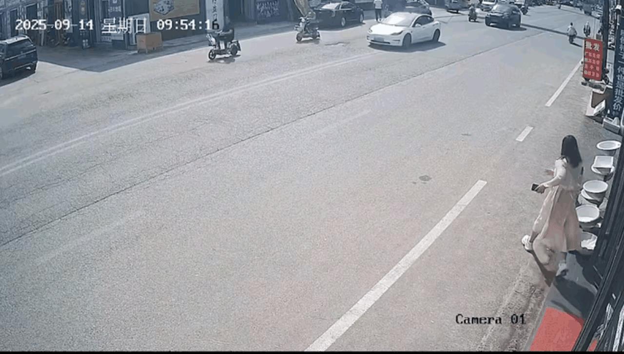 来个明白人，
说说这种情况怎么定责？