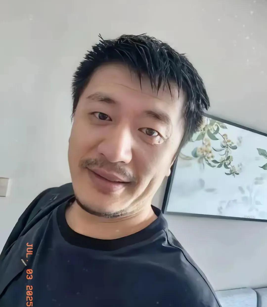 看网上说这些年张雪峰挣到钱了，我想说的是那是人家能耐，一个愿打一个愿挨，感觉花钱