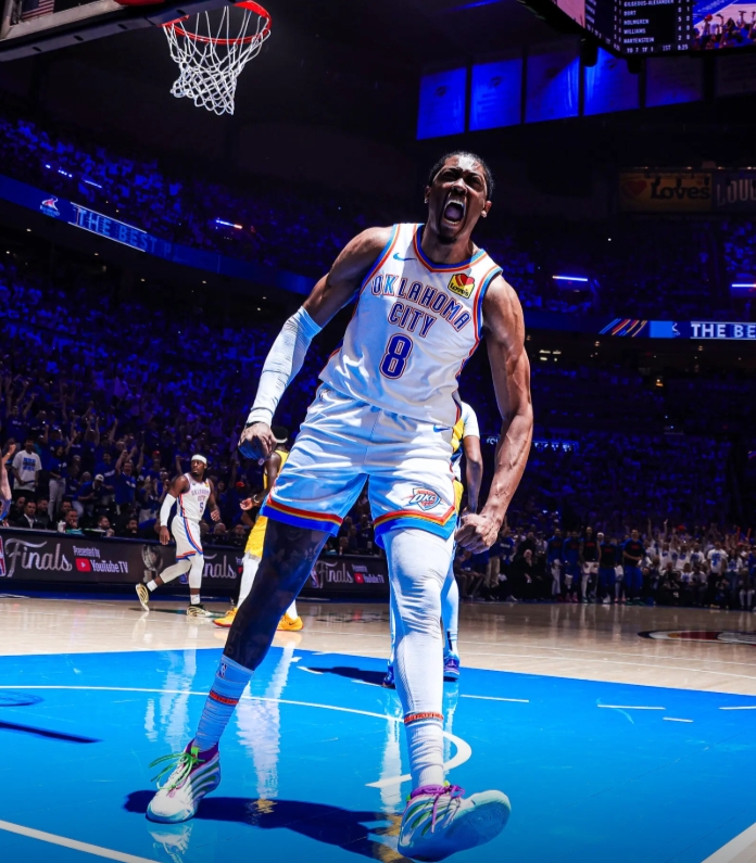 说杰威是吸血鬼搅乱体系的，建议先去查查NBA顶薪合同的评定标准。合同是普雷斯蒂签