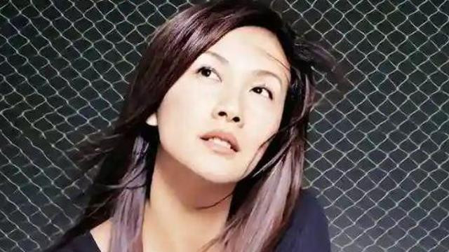 TVB知性女神陈慧珊抖音教英语，网友惊呼：和吴彦祖抢饭碗