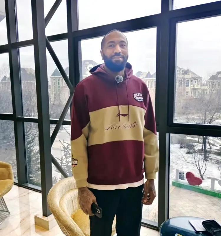 你们真认为吉伦沃特想成为归化球员为中国篮球做贡献可就太傻了！
他只是一个来务工的
