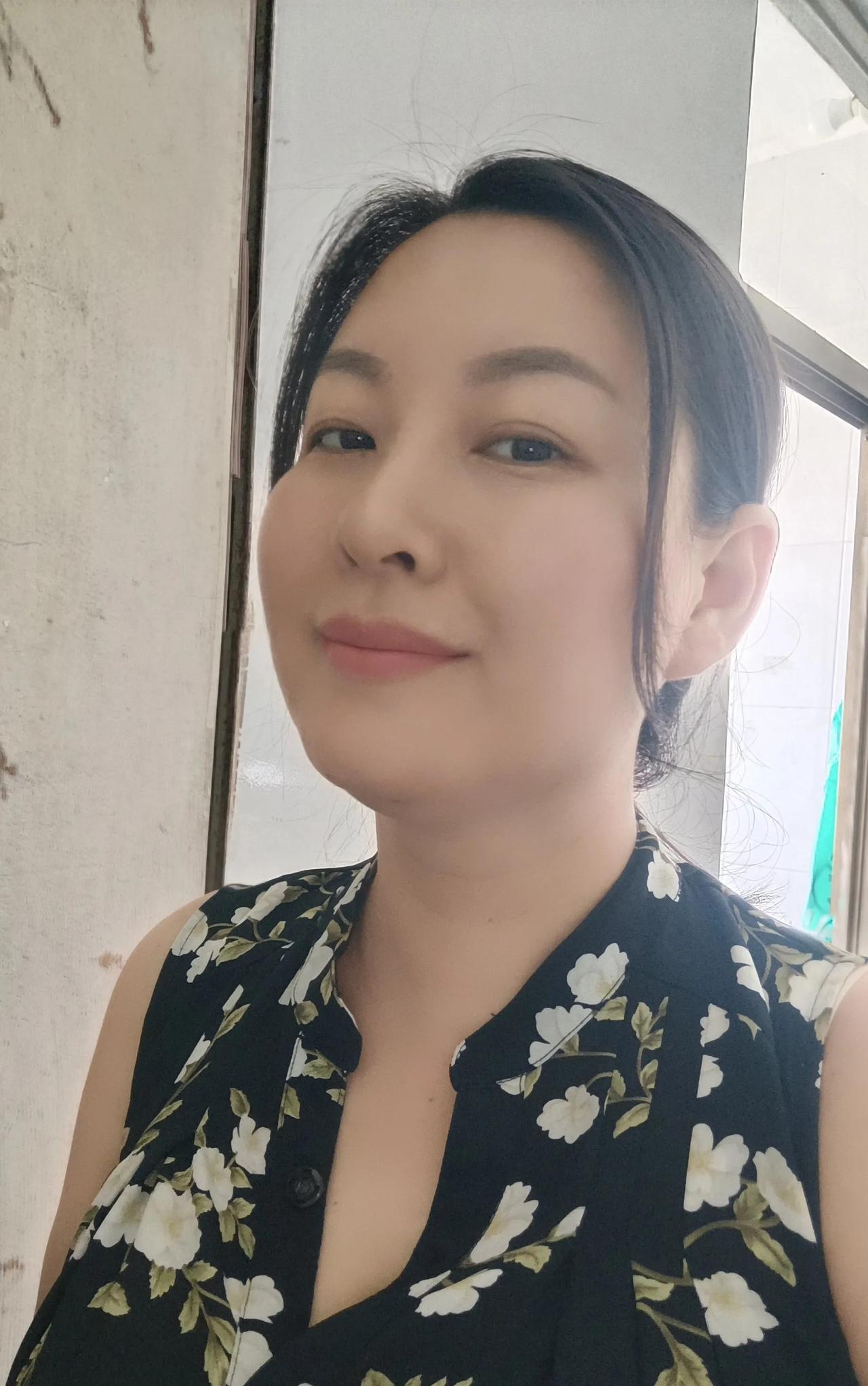 我觉得一个人要有面对生活的勇气
可以胆小但不可懦弱
可以听信他人但不可盲从他人