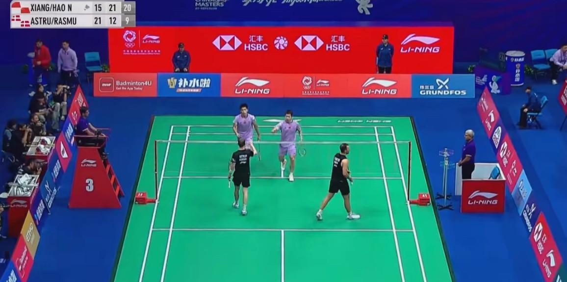 任翔宇/谢浩南15-21、21-12、21-9 逆转战胜阿斯特鲁普/安德斯，晋级