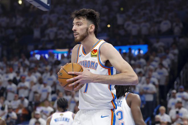 6月9日讯 NBA总决赛G2，雷霆123-107大胜步行者。
本场比赛，霍姆格伦