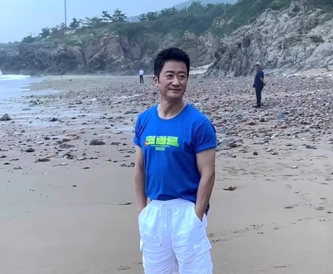 51岁的吴京苍老了许多，他这几年的风评怎么越来越差了呢？