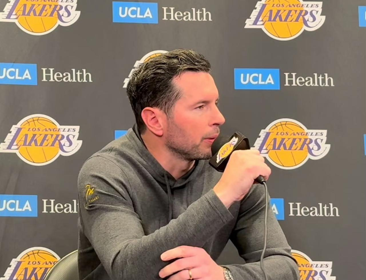 雷迪克赛前采访表示：卢卡和勒布朗是球队领袖，我认为他们需要带头定好基调，我们必须