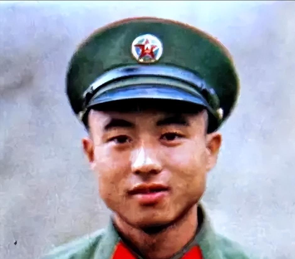 1987年，侦查参谋傅平山牺牲后，其遗体被越军浇在水泥基座中，部队首长指示，花1