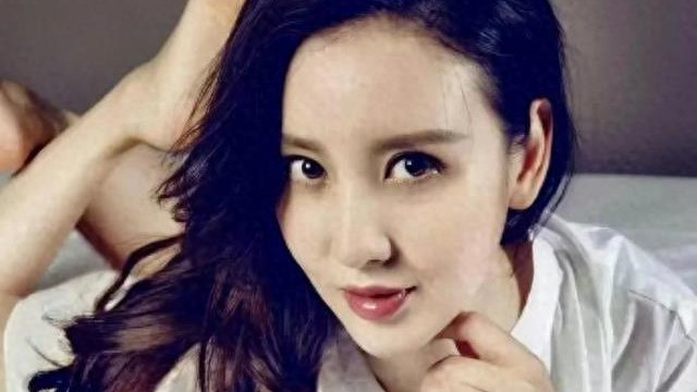 张萌男人装写真大片，别只关注身材，她们的对话也太有意思了吧