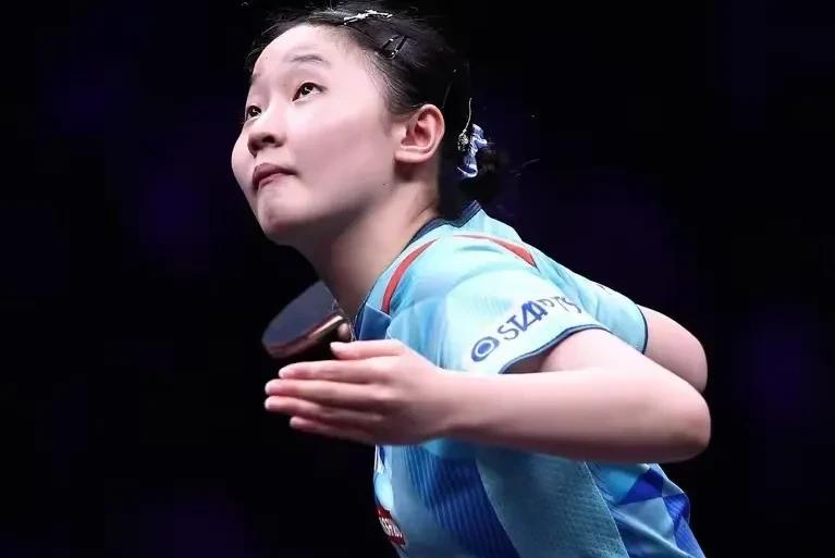 随着乒乓球印度赛落幕，诞生10个最
1，女子最大赢家—张本美和（双冠）
加冕女单