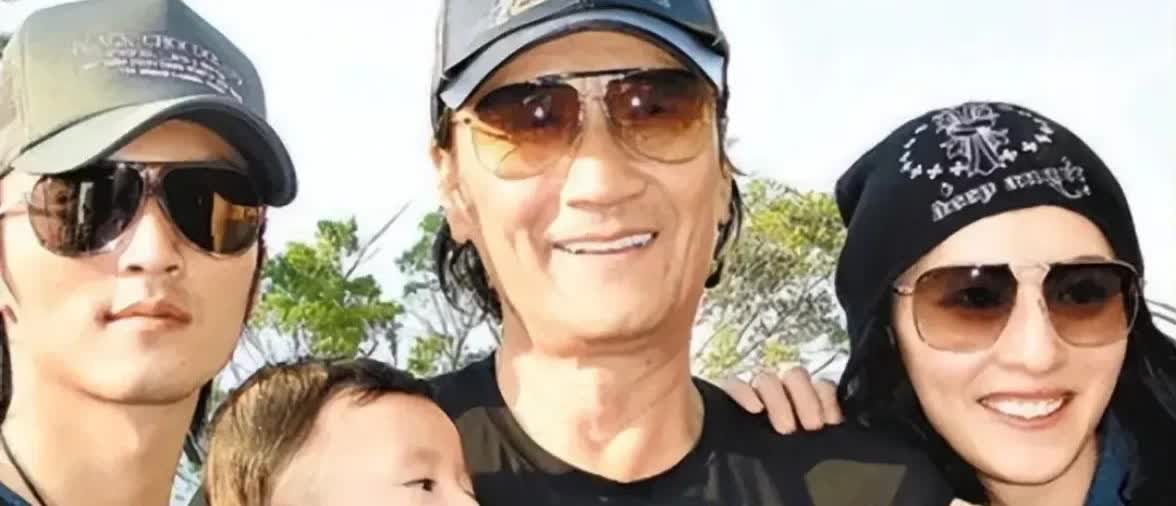 张柏芝一手好牌打的稀烂

张柏芝又传出三胎是谢贤的？

这也太荒谬了
