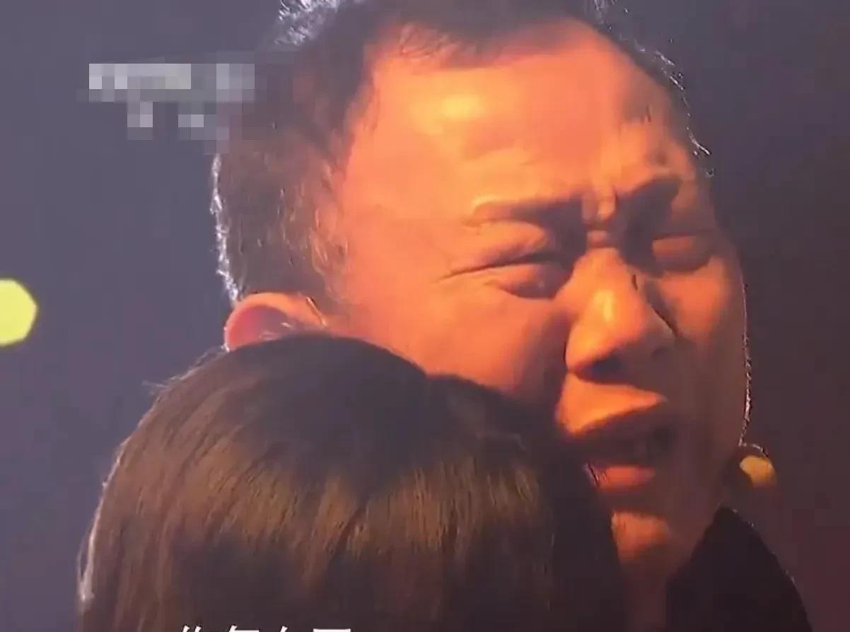 余梅读书非常刻苦，想要靠学习改变家庭命运，然而，2003年高考时，她还是失利了，
