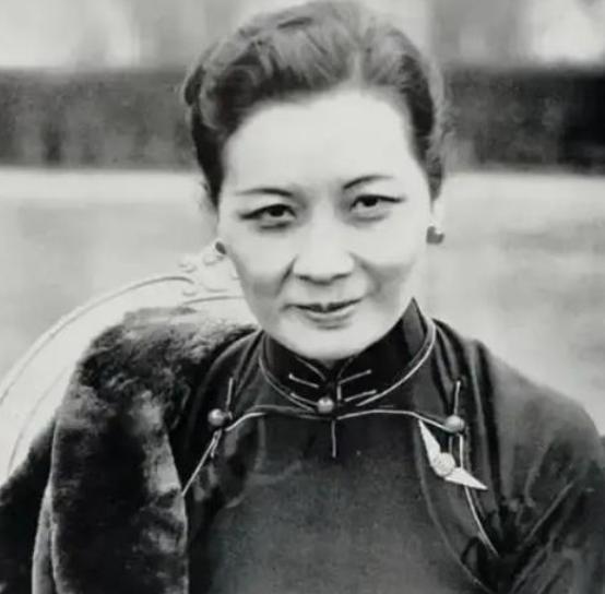 1942年宋美龄让戴笠秘密除掉王世和，戴笠听到名字后背瞬间冒冷汗，马上向蒋介石报