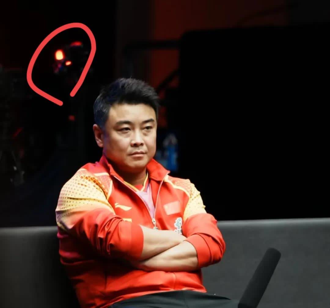 大家都醒醒吧，别犯傻了，看看王皓教练的表情就知道为啥输给张本智和了。

连丢