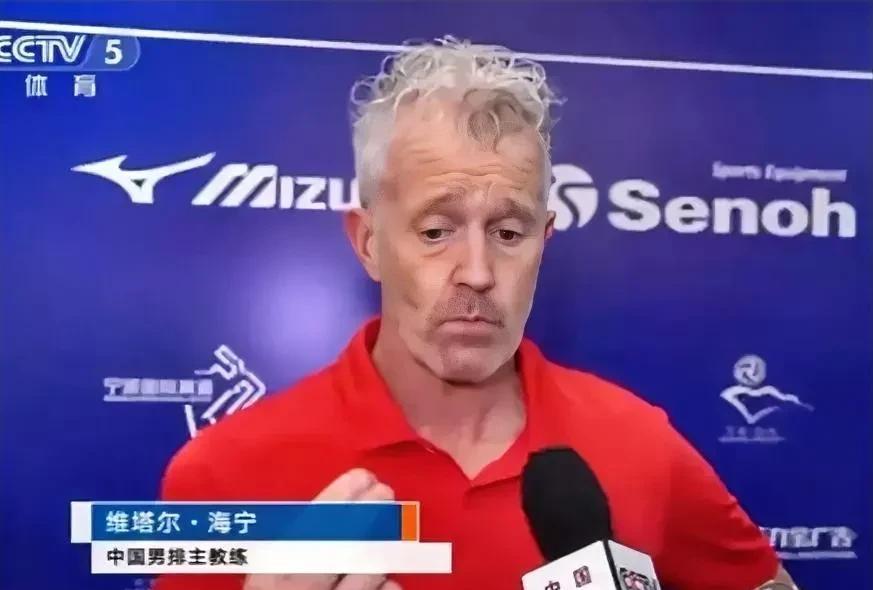 中国男排昨晚1比3输巴西男排后，我们队员的大龄化问题，从世联赛西安站已经很突出，