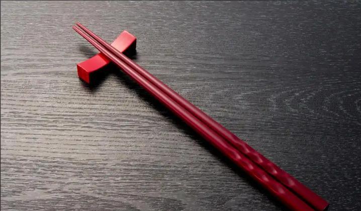 筷子为何规定7寸6分，并且一头圆一头方？
从商周青铜箸到明清竹木筷，几千年来长度