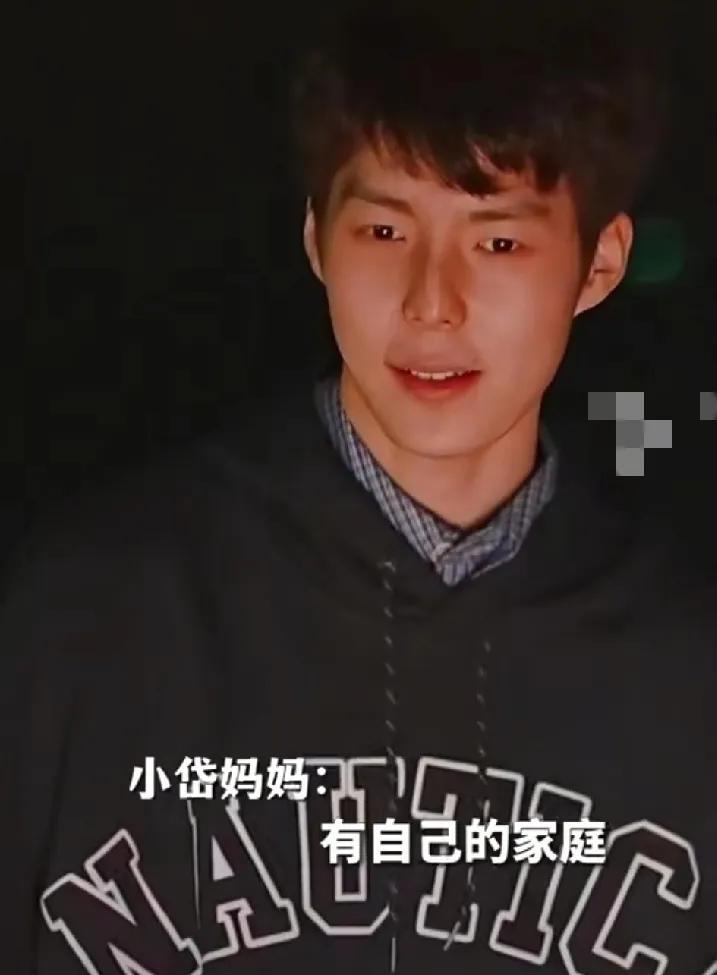 来自星星的小岱，好像一个没有添加剂的
人类，干净、温暖又美好的感觉，像太阳
一样