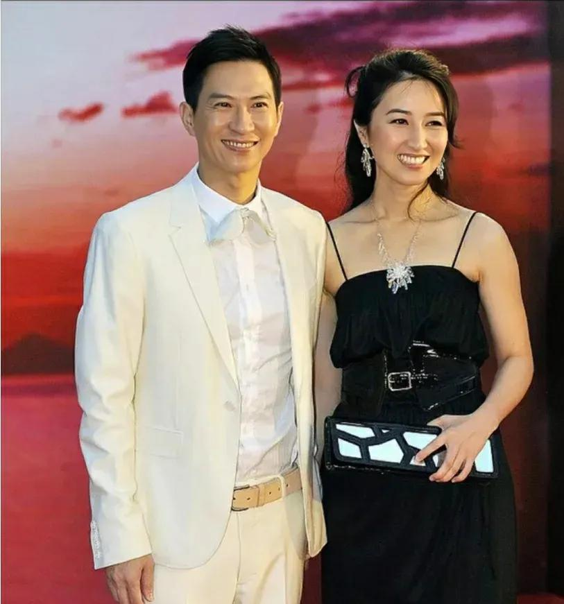 张家辉被问到：“有没有想过偷情？”他毫不犹豫的说：“当然想了，无时无刻不想，但是