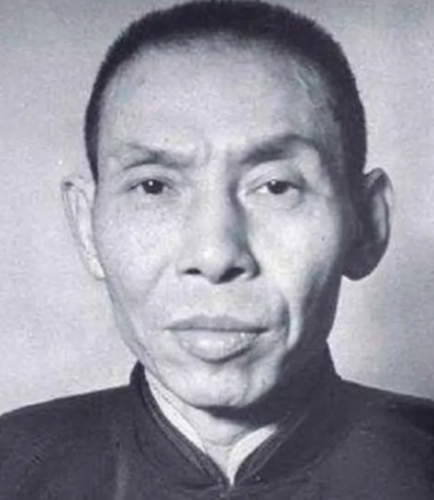 杜月笙虽是青帮老大，但他有一个好儿子，为祖国奋斗......

上海滩，这个东方