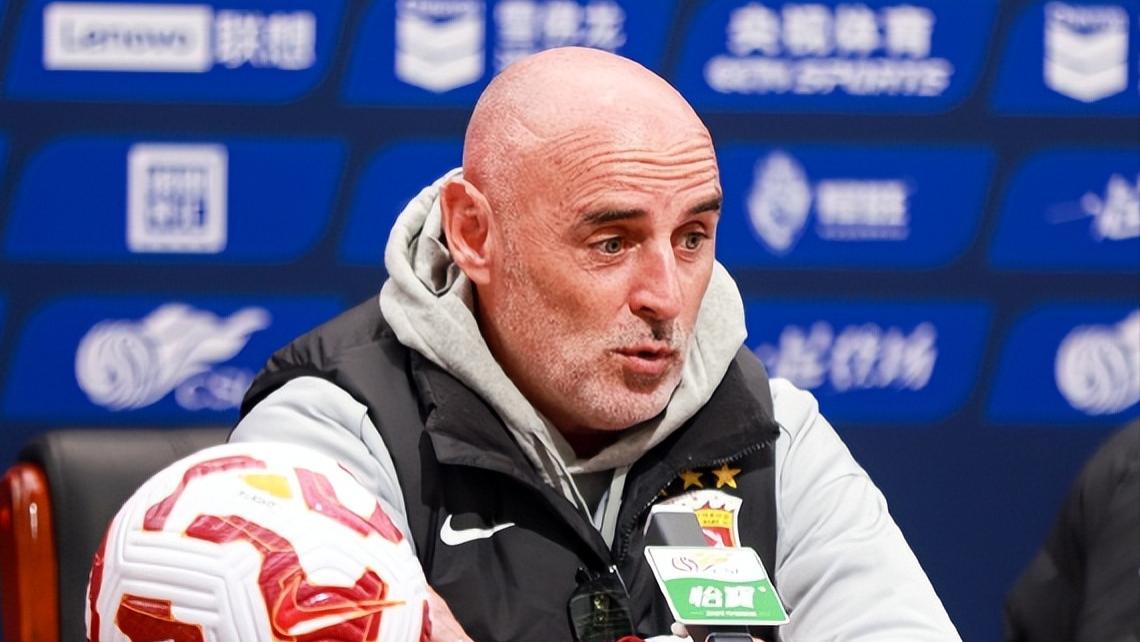 大连英博VS上海海港首发：4外援PK5外援，莱昂纳多领衔攻击线，蒋光太坐镇后防