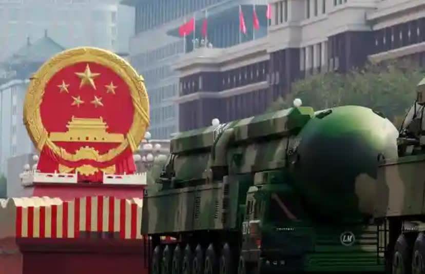 特朗普和普京一合计，就想把中国拉进核裁军“牌局”。

可咱的核武器数量，还不