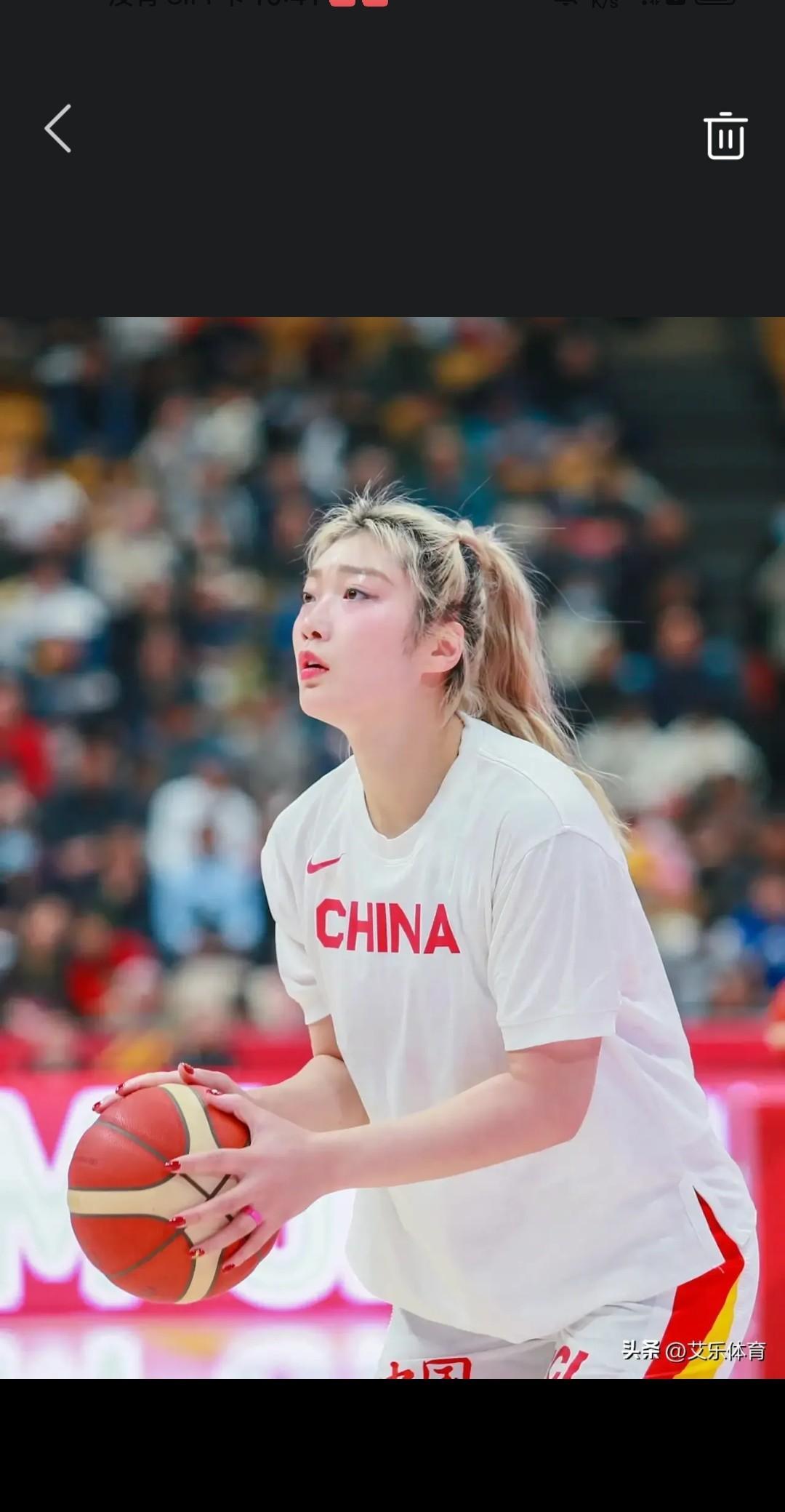 李梦，王思雨是女篮最亏的两名实力球员。亚洲杯一个被莫须有罪名抛弃，一个被无情DN