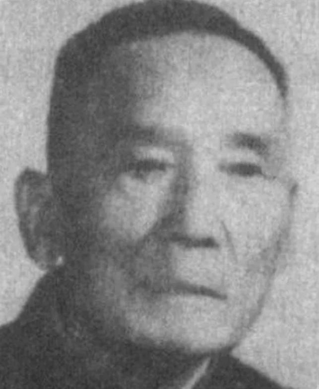 1950年，国军将领起义后，出任解放军军长，却暗中联系蒋介石，由此被抓！聂荣臻却
