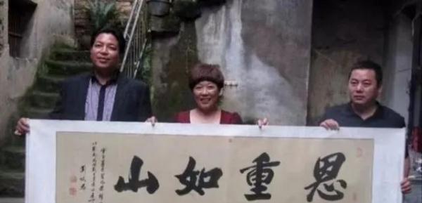 1993年，浙江，23岁女子走夜路，被3名男子尾随。女子吓得半死，壮着胆问：想干