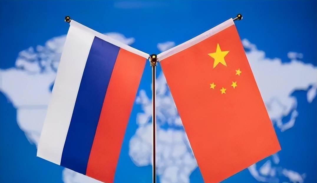 “中方绝不可能坐视俄罗斯被放倒。”这句话，最近在西方外交圈疯传。有人说这是王毅亲