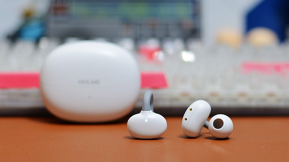 虹觅Air2耳夹耳机实测：戴一整天耳朵不胀，通勤运动稳稳当当！