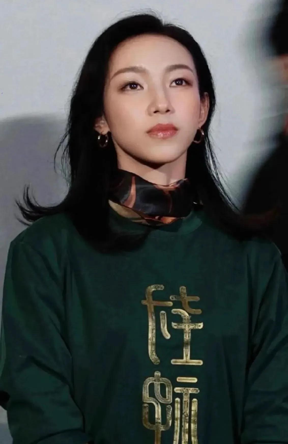 那尔那茜太聪明了，不回应就是最有力的回答。
网络上再怎么热闹，也只是一帮键盘侠在