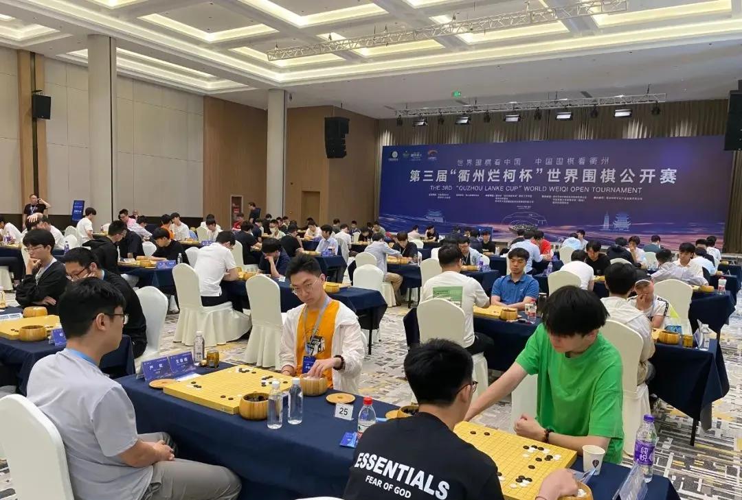 第三届烂柯杯世界围棋公开赛的赛程真是太累人了。上一周，刚刚紧锣密鼓地进行了男子四