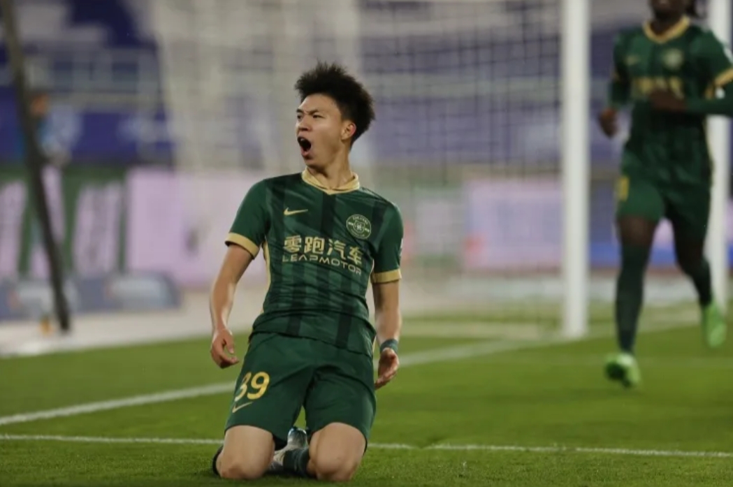 浙江王钰栋，中国史上最强18岁球员！
巴萨亚马尔，世界史上最强17岁球员！
本赛