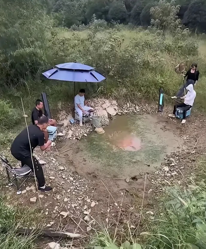 钓鱼高手看看这个坑适合用几米的杆子