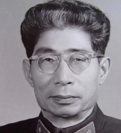 1967年，许世友到北京开会，一开国上将笑着和他打招呼，他理都不理，对方只能尴尬