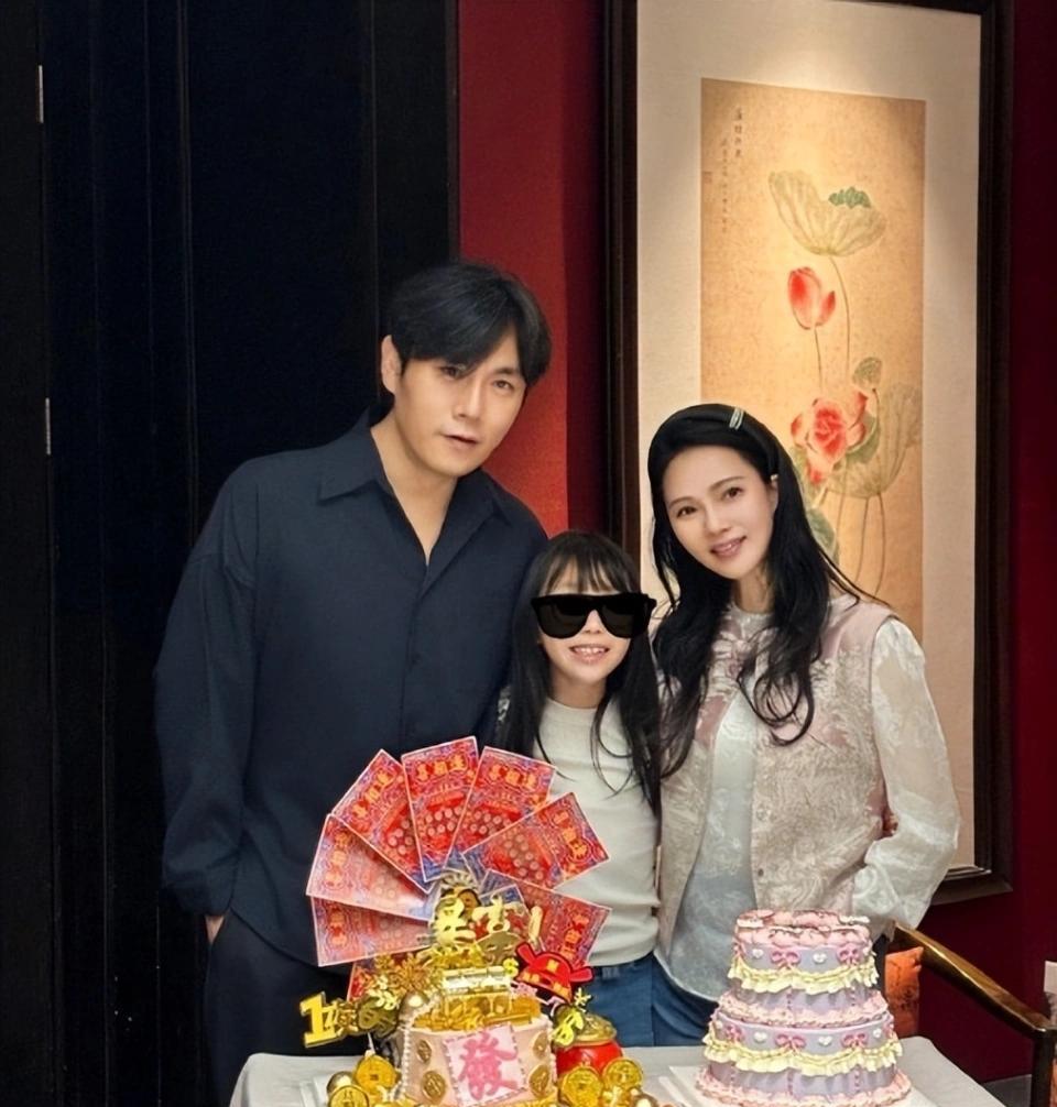 57岁伊能静庆生，二婚幸福力证外界质疑谬误
才女伊能静迎来了自己的57岁生日，她