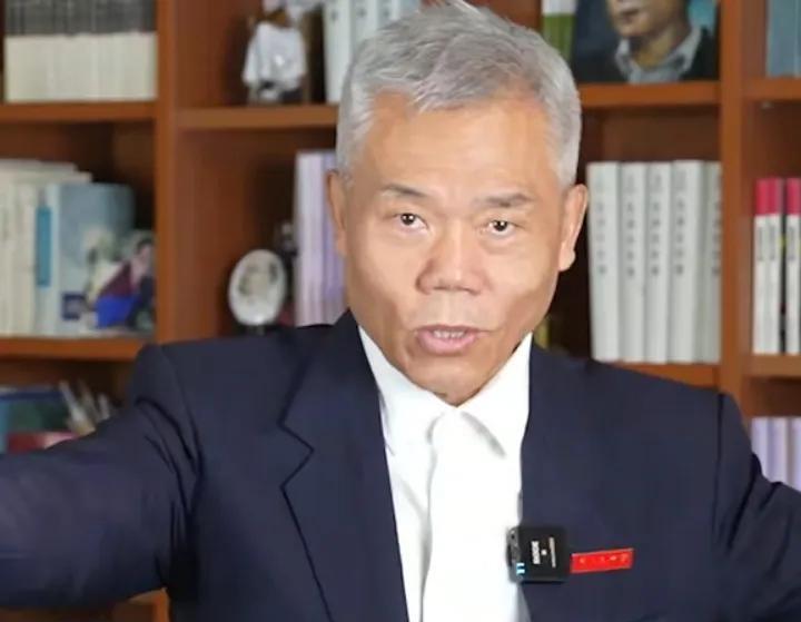 司马南，好一个伪装大师。
而他面临的惩罚也开始出现，首先是被罚款900多万元，接