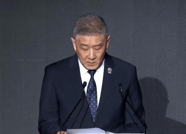 中国篮球也算是个人才了，下赛季搞了一个什么潜力赛，规则什么的，大家应该都知道，但