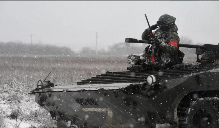 30多个国家却齐聚法国，密谋出兵乌克兰！3月11日，巴黎峰会研究向乌克兰出兵组建