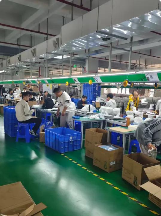 打工人 9 年没涨薪，提离职后老板慌了：你的努力为啥总被当空气？
王姐在厂里工作