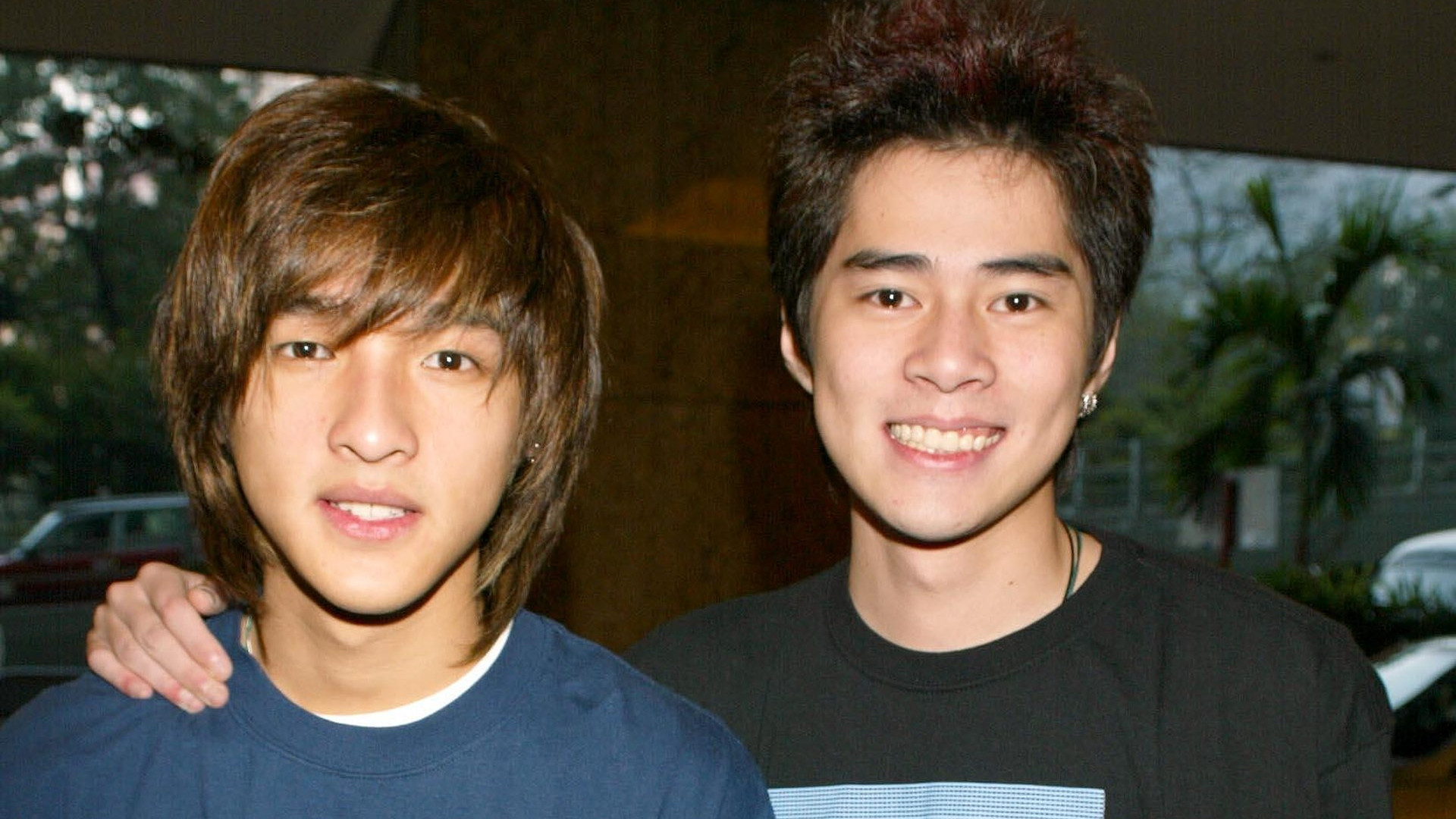 香港艺人黄又南开巴士玩赛车，曾替父还债与杜如风拍拖，仍很型男