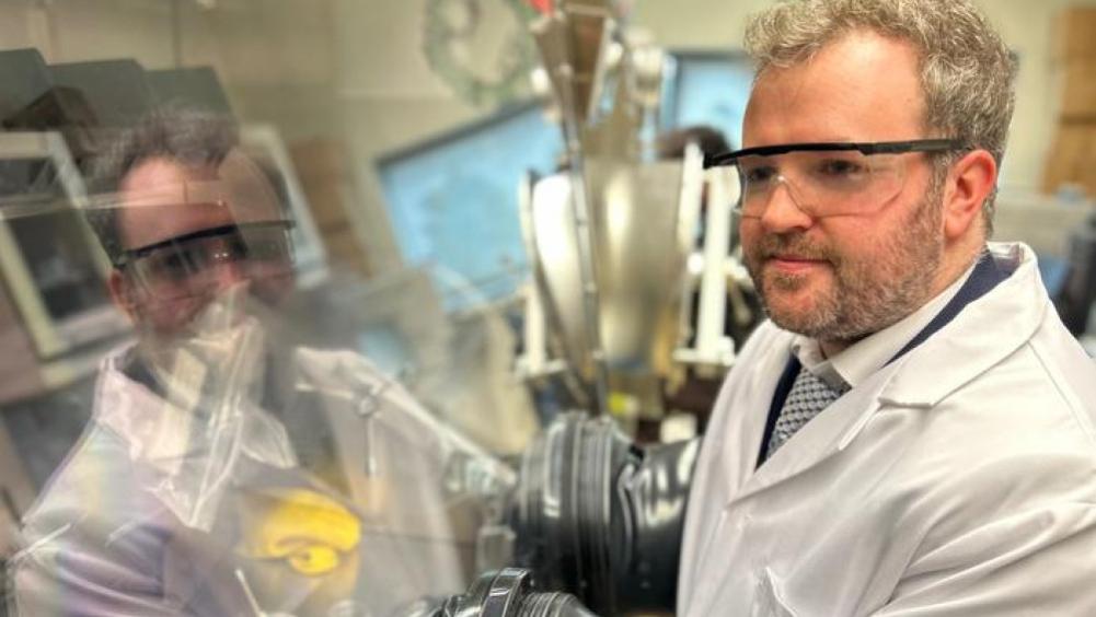 科学家破解二维半导体之谜