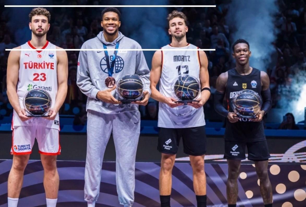 有没有发现：申京脖子长的跟瞭望塔似的，有效身高严重不足？
NBA官方身高：申京2