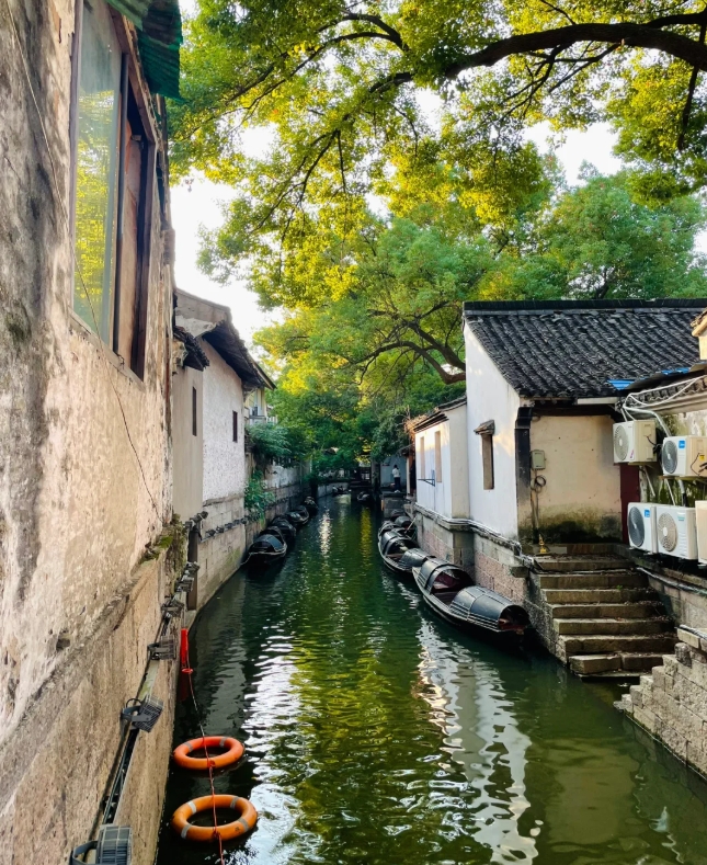 迄今为止，我最喜欢的旅游城市出现了……