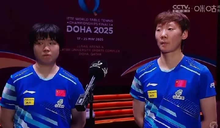 感觉小曼压力也挺大，混双输完下来就哭了。女双赢日本女队后，看着孩子好像眼里有点泪