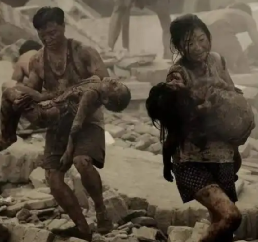 2009年，冯小刚筹拍《唐山大地震》，章子怡苦求他好几次，希望能演主角，冯小刚却